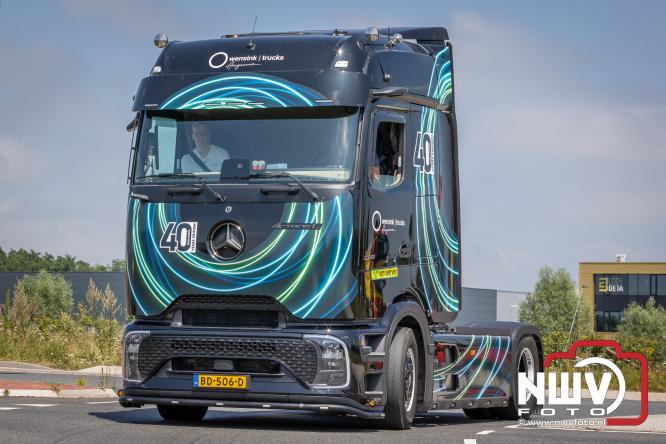 Geslaagde TruckRun Noordwest Veluwe met 111 vrachtwagens door Oldebroek en Elburg. - &copy; NWVFoto.nl
