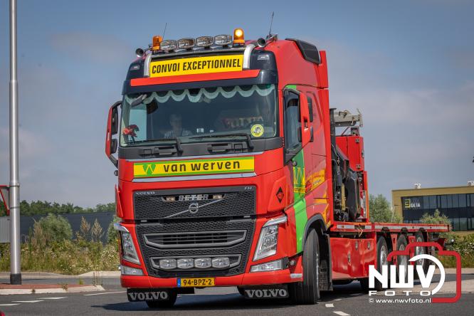 Geslaagde TruckRun Noordwest Veluwe met 111 vrachtwagens door Oldebroek en Elburg. - &copy; NWVFoto.nl
