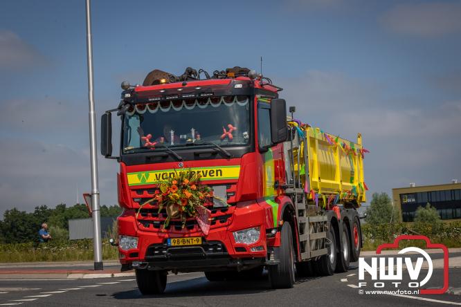 Geslaagde TruckRun Noordwest Veluwe met 111 vrachtwagens door Oldebroek en Elburg. - &copy; NWVFoto.nl