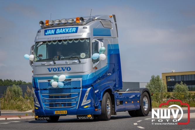 Geslaagde TruckRun Noordwest Veluwe met 111 vrachtwagens door Oldebroek en Elburg. - &copy; NWVFoto.nl