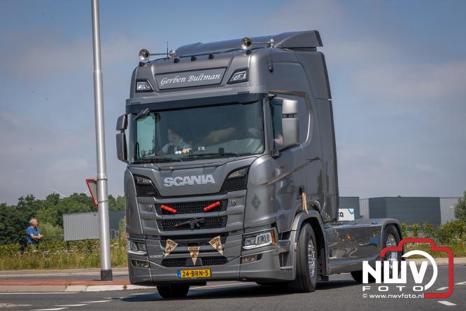 Geslaagde TruckRun Noordwest Veluwe met 111 vrachtwagens door Oldebroek en Elburg. - &copy; NWVFoto.nl