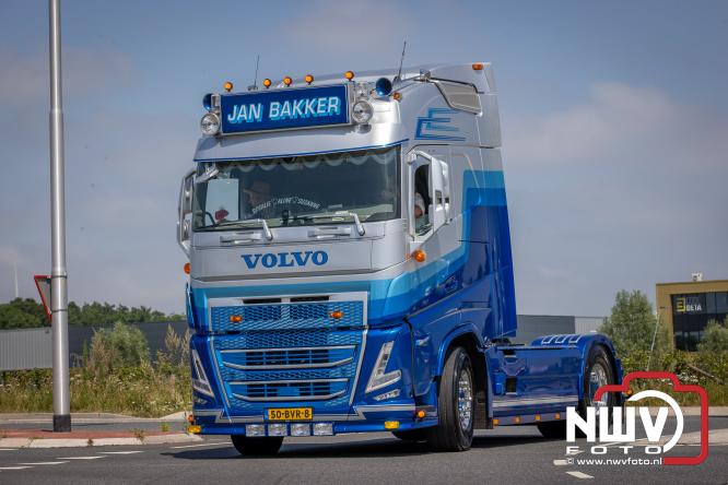Geslaagde TruckRun Noordwest Veluwe met 111 vrachtwagens door Oldebroek en Elburg. - &copy; NWVFoto.nl