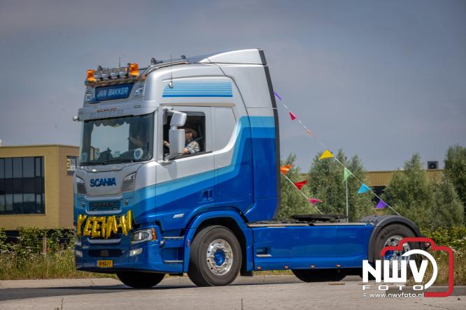 Geslaagde TruckRun Noordwest Veluwe met 111 vrachtwagens door Oldebroek en Elburg. - &copy; NWVFoto.nl