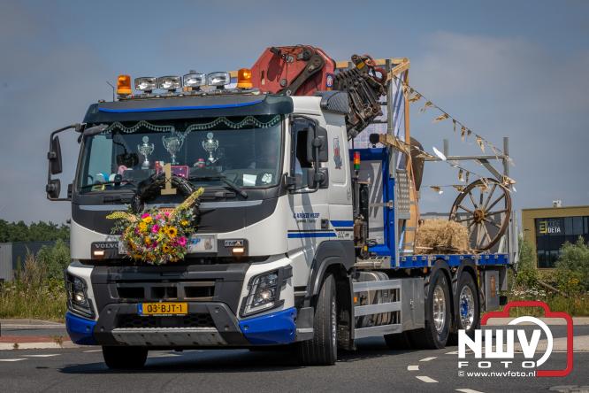Geslaagde TruckRun Noordwest Veluwe met 111 vrachtwagens door Oldebroek en Elburg. - &copy; NWVFoto.nl