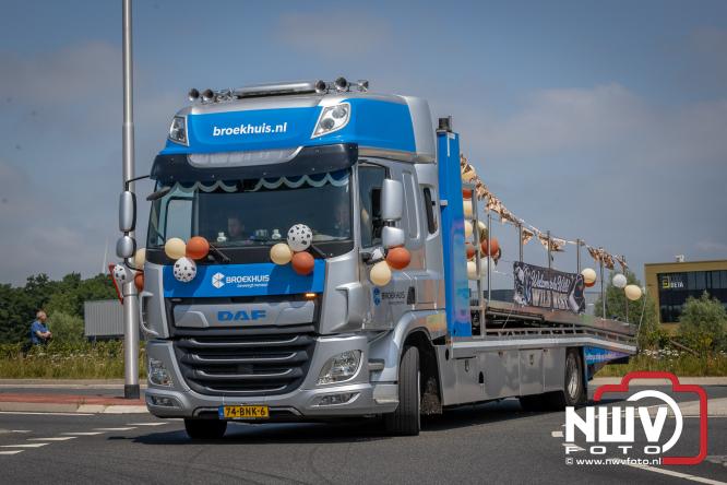 Geslaagde TruckRun Noordwest Veluwe met 111 vrachtwagens door Oldebroek en Elburg. - &copy; NWVFoto.nl
