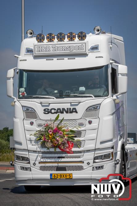 Geslaagde TruckRun Noordwest Veluwe met 111 vrachtwagens door Oldebroek en Elburg. - &copy; NWVFoto.nl
