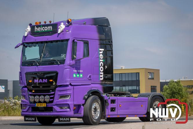 Geslaagde TruckRun Noordwest Veluwe met 111 vrachtwagens door Oldebroek en Elburg. - &copy; NWVFoto.nl