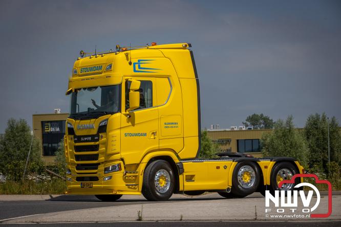 Geslaagde TruckRun Noordwest Veluwe met 111 vrachtwagens door Oldebroek en Elburg. - &copy; NWVFoto.nl