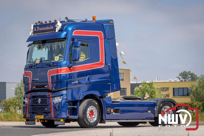 Geslaagde TruckRun Noordwest Veluwe met 111 vrachtwagens door Oldebroek en Elburg. - &copy; NWVFoto.nl