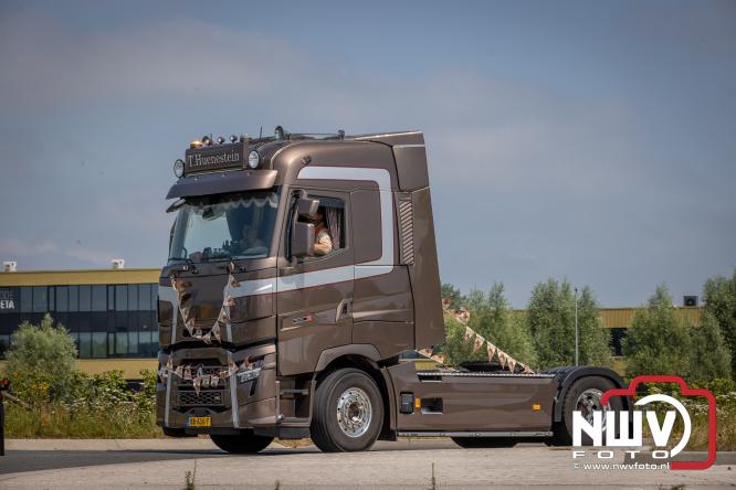 Geslaagde TruckRun Noordwest Veluwe met 111 vrachtwagens door Oldebroek en Elburg. - &copy; NWVFoto.nl