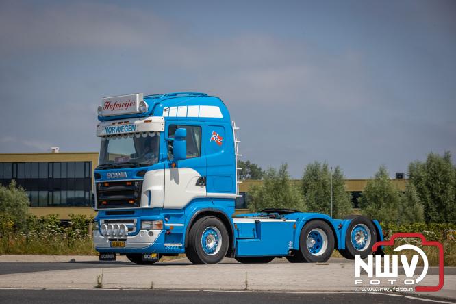 Geslaagde TruckRun Noordwest Veluwe met 111 vrachtwagens door Oldebroek en Elburg. - &copy; NWVFoto.nl