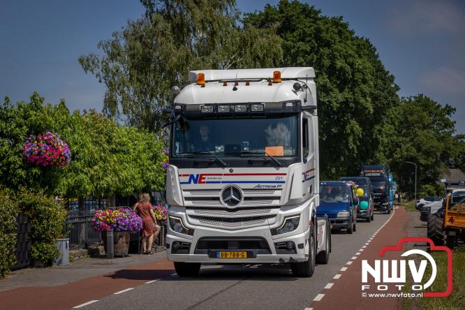 Geslaagde TruckRun Noordwest Veluwe met 111 vrachtwagens door Oldebroek en Elburg. - &copy; NWVFoto.nl