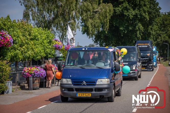Geslaagde TruckRun Noordwest Veluwe met 111 vrachtwagens door Oldebroek en Elburg. - &copy; NWVFoto.nl