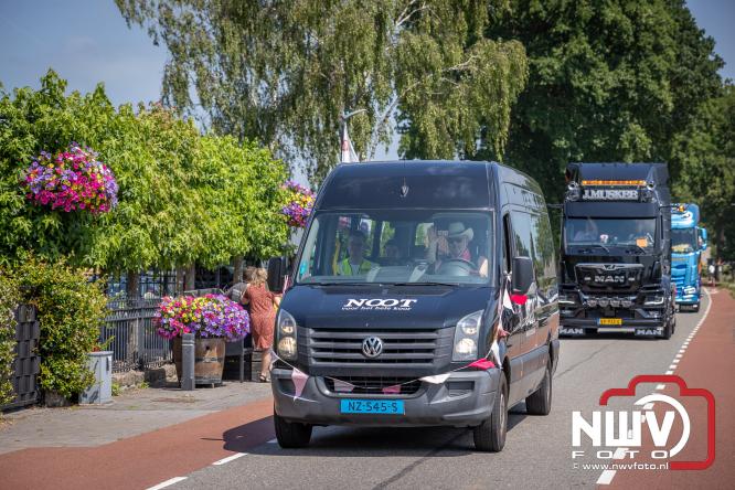 Geslaagde TruckRun Noordwest Veluwe met 111 vrachtwagens door Oldebroek en Elburg. - &copy; NWVFoto.nl
