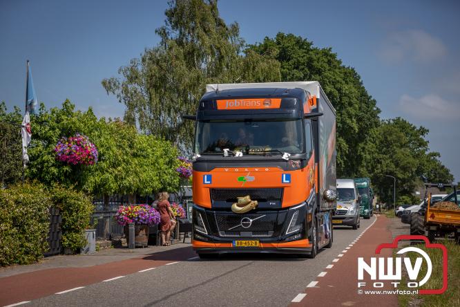 Geslaagde TruckRun Noordwest Veluwe met 111 vrachtwagens door Oldebroek en Elburg. - &copy; NWVFoto.nl
