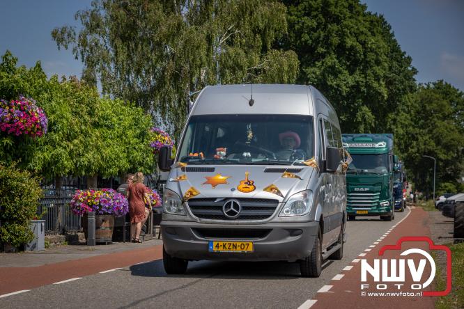 Geslaagde TruckRun Noordwest Veluwe met 111 vrachtwagens door Oldebroek en Elburg. - &copy; NWVFoto.nl