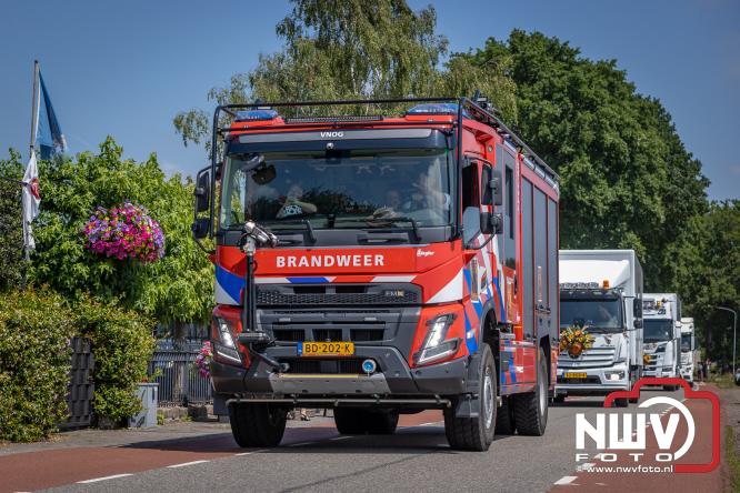 Geslaagde TruckRun Noordwest Veluwe met 111 vrachtwagens door Oldebroek en Elburg. - &copy; NWVFoto.nl