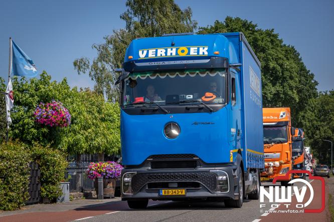Geslaagde TruckRun Noordwest Veluwe met 111 vrachtwagens door Oldebroek en Elburg. - &copy; NWVFoto.nl