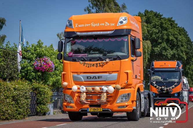 Geslaagde TruckRun Noordwest Veluwe met 111 vrachtwagens door Oldebroek en Elburg. - &copy; NWVFoto.nl