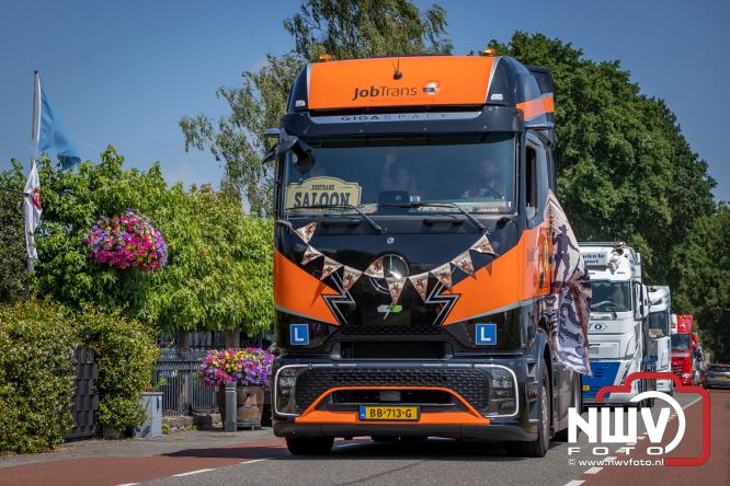 Geslaagde TruckRun Noordwest Veluwe met 111 vrachtwagens door Oldebroek en Elburg. - &copy; NWVFoto.nl
