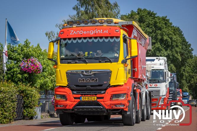 Geslaagde TruckRun Noordwest Veluwe met 111 vrachtwagens door Oldebroek en Elburg. - &copy; NWVFoto.nl