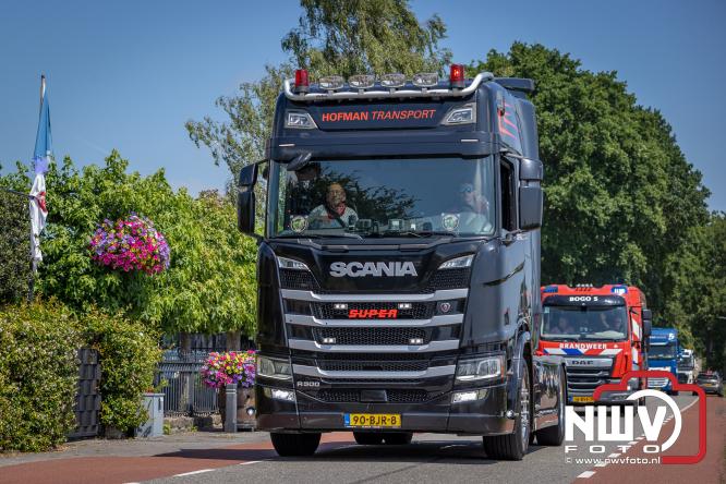 Geslaagde TruckRun Noordwest Veluwe met 111 vrachtwagens door Oldebroek en Elburg. - &copy; NWVFoto.nl