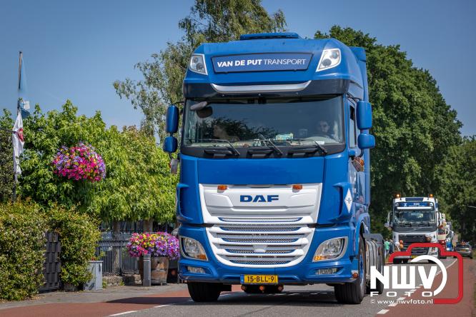 Geslaagde TruckRun Noordwest Veluwe met 111 vrachtwagens door Oldebroek en Elburg. - &copy; NWVFoto.nl