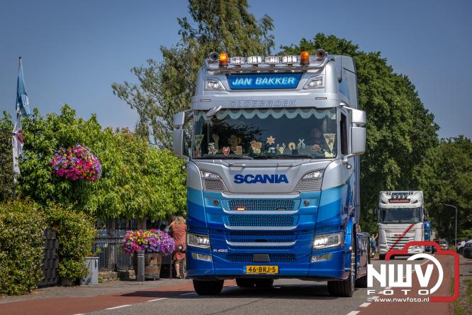Geslaagde TruckRun Noordwest Veluwe met 111 vrachtwagens door Oldebroek en Elburg. - &copy; NWVFoto.nl