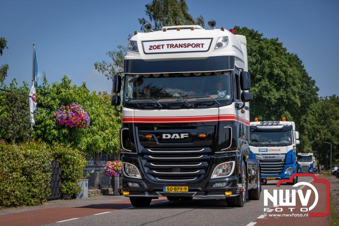 Geslaagde TruckRun Noordwest Veluwe met 111 vrachtwagens door Oldebroek en Elburg. - &copy; NWVFoto.nl