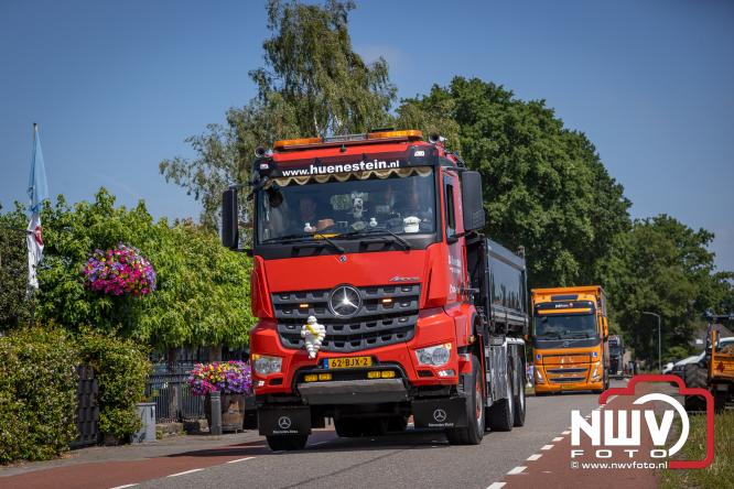 Geslaagde TruckRun Noordwest Veluwe met 111 vrachtwagens door Oldebroek en Elburg. - &copy; NWVFoto.nl