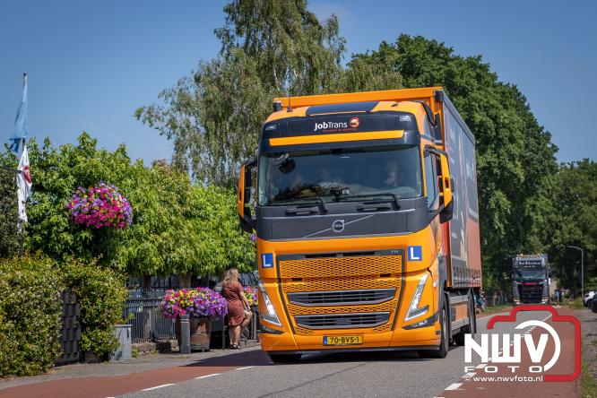 Geslaagde TruckRun Noordwest Veluwe met 111 vrachtwagens door Oldebroek en Elburg. - &copy; NWVFoto.nl