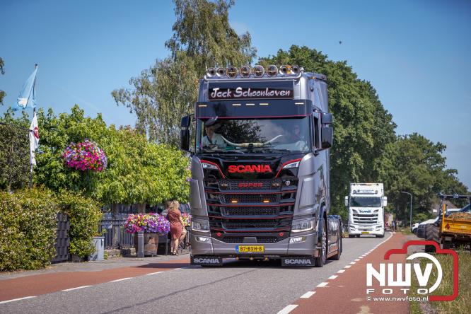 Geslaagde TruckRun Noordwest Veluwe met 111 vrachtwagens door Oldebroek en Elburg. - &copy; NWVFoto.nl