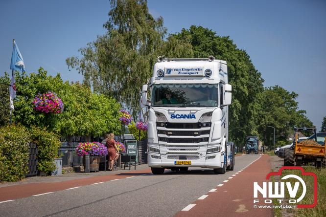Geslaagde TruckRun Noordwest Veluwe met 111 vrachtwagens door Oldebroek en Elburg. - &copy; NWVFoto.nl