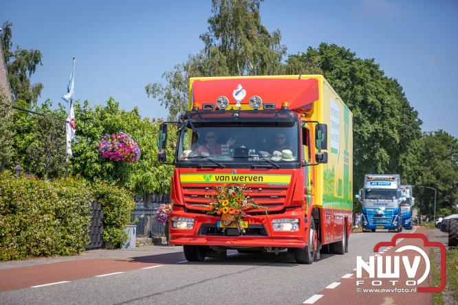 Geslaagde TruckRun Noordwest Veluwe met 111 vrachtwagens door Oldebroek en Elburg. - &copy; NWVFoto.nl