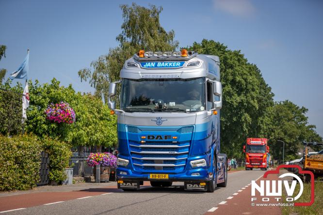 Geslaagde TruckRun Noordwest Veluwe met 111 vrachtwagens door Oldebroek en Elburg. - &copy; NWVFoto.nl