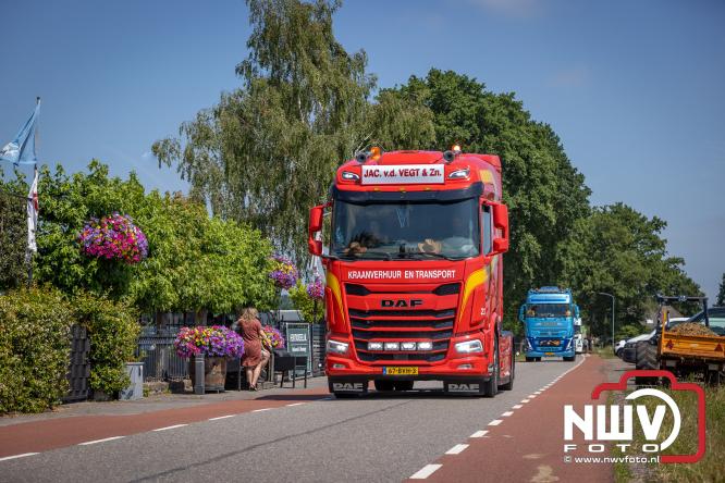 Geslaagde TruckRun Noordwest Veluwe met 111 vrachtwagens door Oldebroek en Elburg. - &copy; NWVFoto.nl