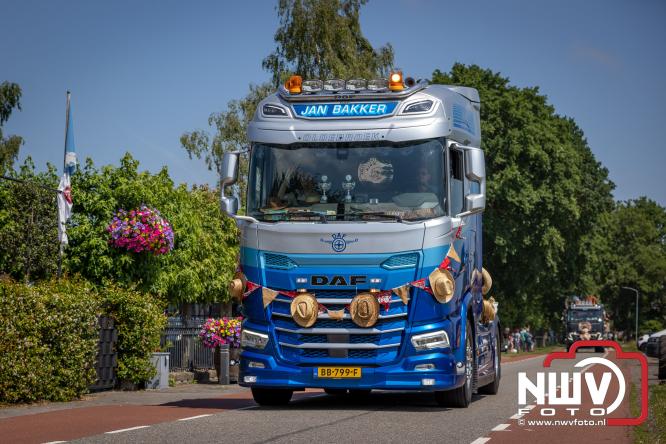 Geslaagde TruckRun Noordwest Veluwe met 111 vrachtwagens door Oldebroek en Elburg. - &copy; NWVFoto.nl