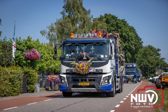 Geslaagde TruckRun Noordwest Veluwe met 111 vrachtwagens door Oldebroek en Elburg. - &copy; NWVFoto.nl