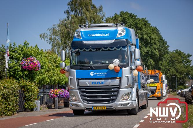 Geslaagde TruckRun Noordwest Veluwe met 111 vrachtwagens door Oldebroek en Elburg. - &copy; NWVFoto.nl