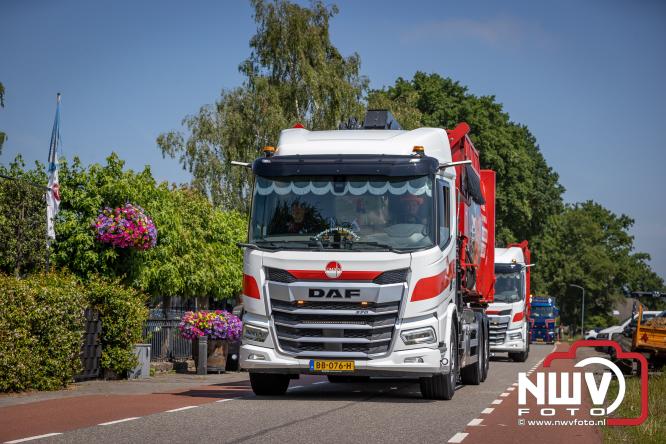 Geslaagde TruckRun Noordwest Veluwe met 111 vrachtwagens door Oldebroek en Elburg. - &copy; NWVFoto.nl