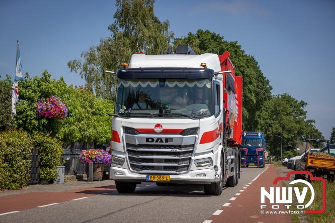 Geslaagde TruckRun Noordwest Veluwe met 111 vrachtwagens door Oldebroek en Elburg. - &copy; NWVFoto.nl