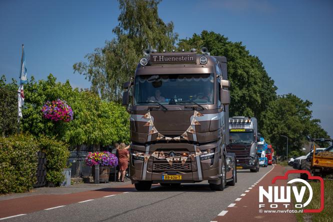 Geslaagde TruckRun Noordwest Veluwe met 111 vrachtwagens door Oldebroek en Elburg. - &copy; NWVFoto.nl