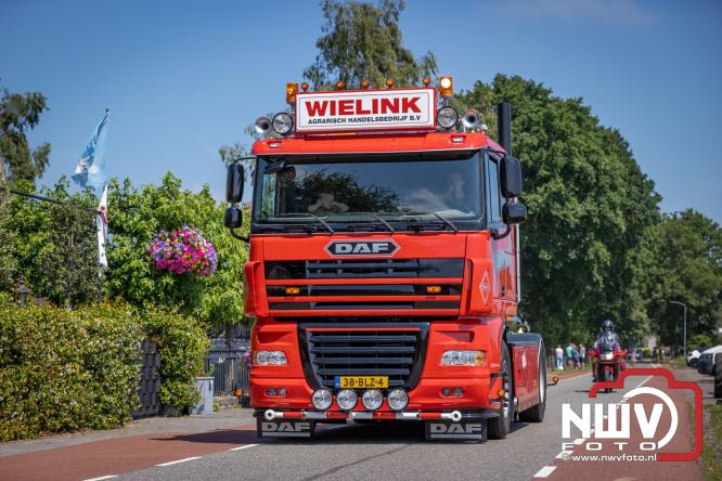 Geslaagde TruckRun Noordwest Veluwe met 111 vrachtwagens door Oldebroek en Elburg. - &copy; NWVFoto.nl