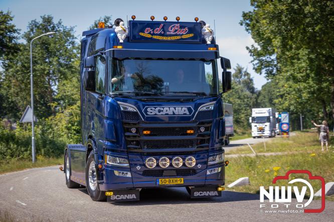 Geslaagde TruckRun Noordwest Veluwe met 111 vrachtwagens door Oldebroek en Elburg. - &copy; NWVFoto.nl