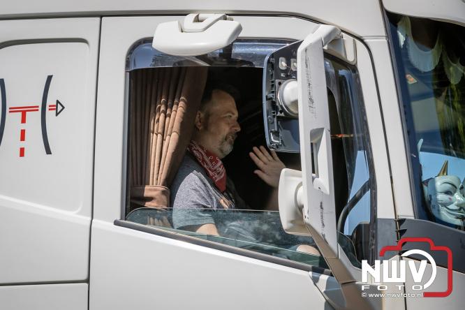 Geslaagde TruckRun Noordwest Veluwe met 111 vrachtwagens door Oldebroek en Elburg. - &copy; NWVFoto.nl