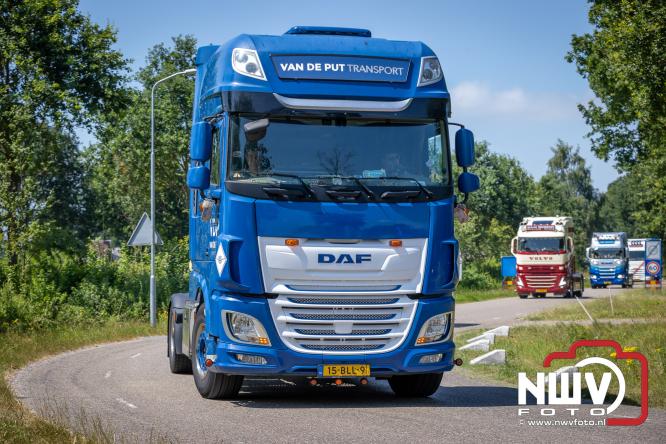 Geslaagde TruckRun Noordwest Veluwe met 111 vrachtwagens door Oldebroek en Elburg. - &copy; NWVFoto.nl