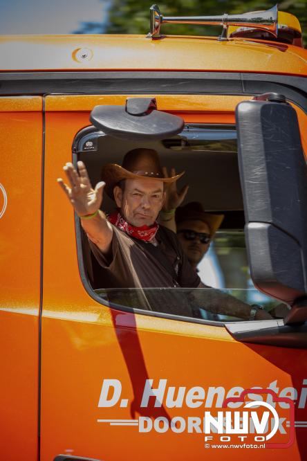 Geslaagde TruckRun Noordwest Veluwe met 111 vrachtwagens door Oldebroek en Elburg. - &copy; NWVFoto.nl