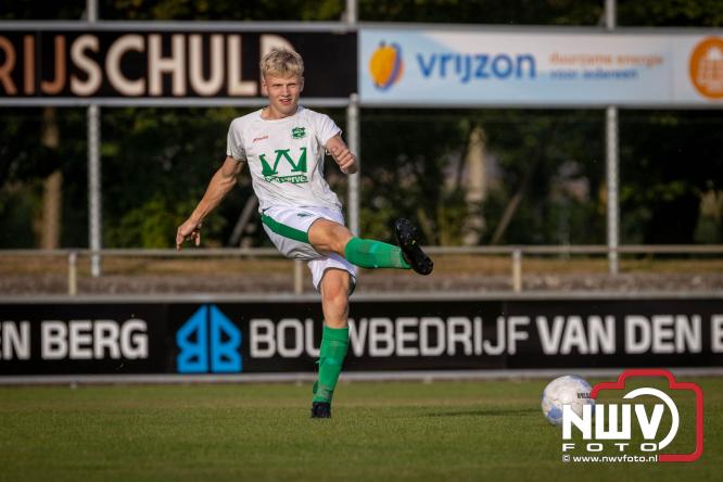 Afscheidswedstrijd Arjan Boon sluit indrukwekkende voetbalcarrière bij OWIOS af. - &copy; NWVFoto.nl