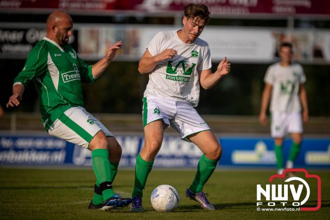 Afscheidswedstrijd Arjan Boon sluit indrukwekkende voetbalcarrière bij OWIOS af. - &copy; NWVFoto.nl