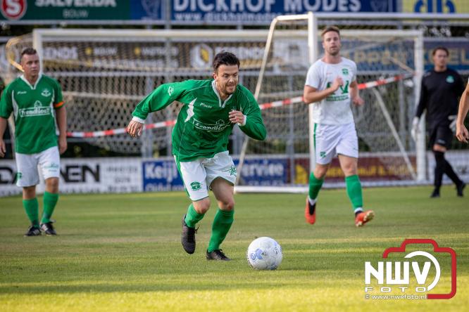Afscheidswedstrijd Arjan Boon sluit indrukwekkende voetbalcarrière bij OWIOS af. - &copy; NWVFoto.nl